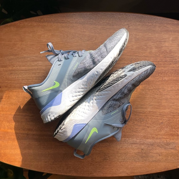 Nike Odyssey React Flyknit 2 Athletic Lightweight Running Shoes Men’s 8.5 main image 11